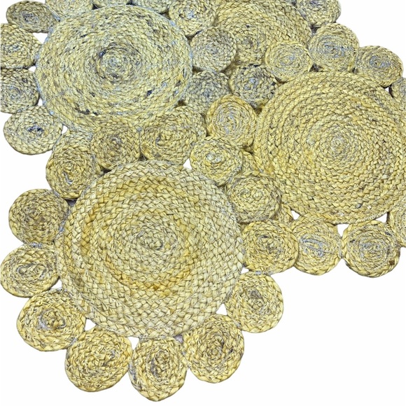 Domain Set of 4 wheat gold woven place mats - Picture 2 of 4